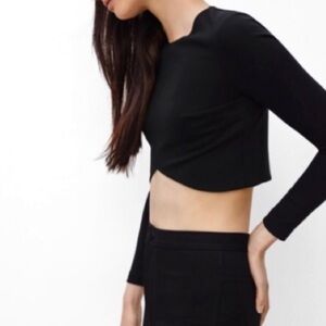 Aritzia Talula Darling Black Crop Top